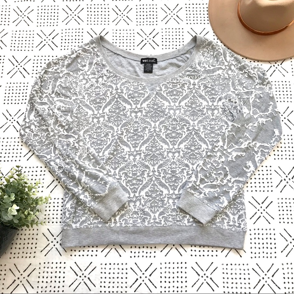 WET SEAL VINTAGE INSPIRED CLOTH SWEATSHIRT